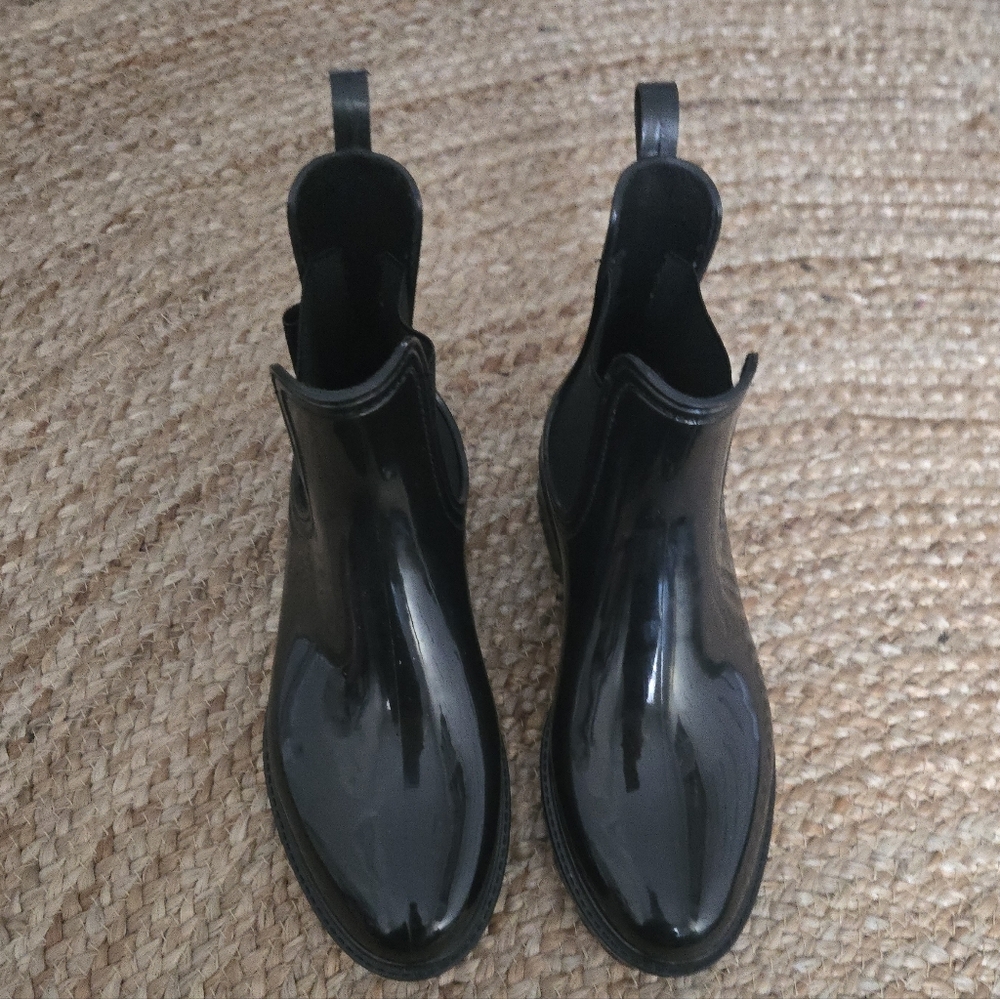 Black Glossy Ankle Rain Boots Size 7 W